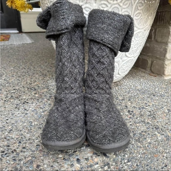 UGG Lattice Cardy Boots gray women’s size 6 knit fold over cozy slipper boots - Picture 2 of 8